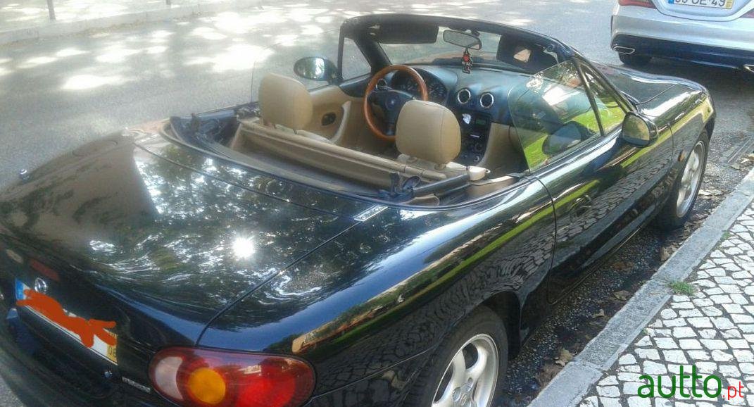 2000' Mazda MX-5 photo #2