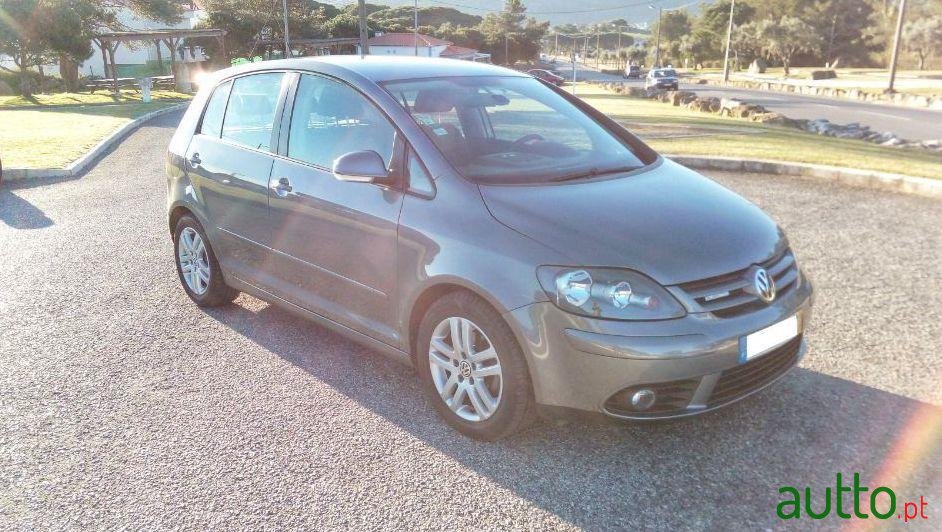 2008' Volkswagen Golf Plus photo #5