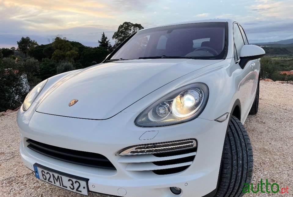 2011' Porsche Cayenne photo #4