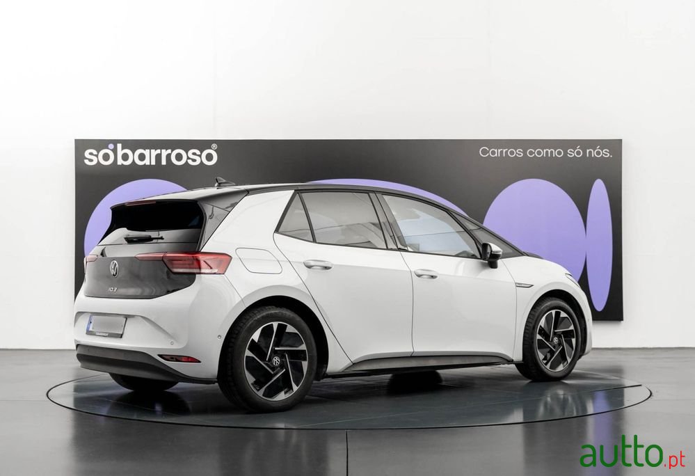 2023' Volkswagen ID.3 Pro Confort photo #5