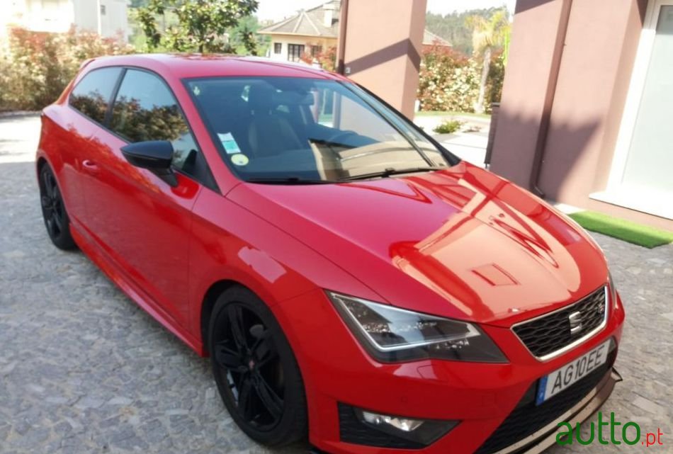 2013' SEAT Leon photo #3