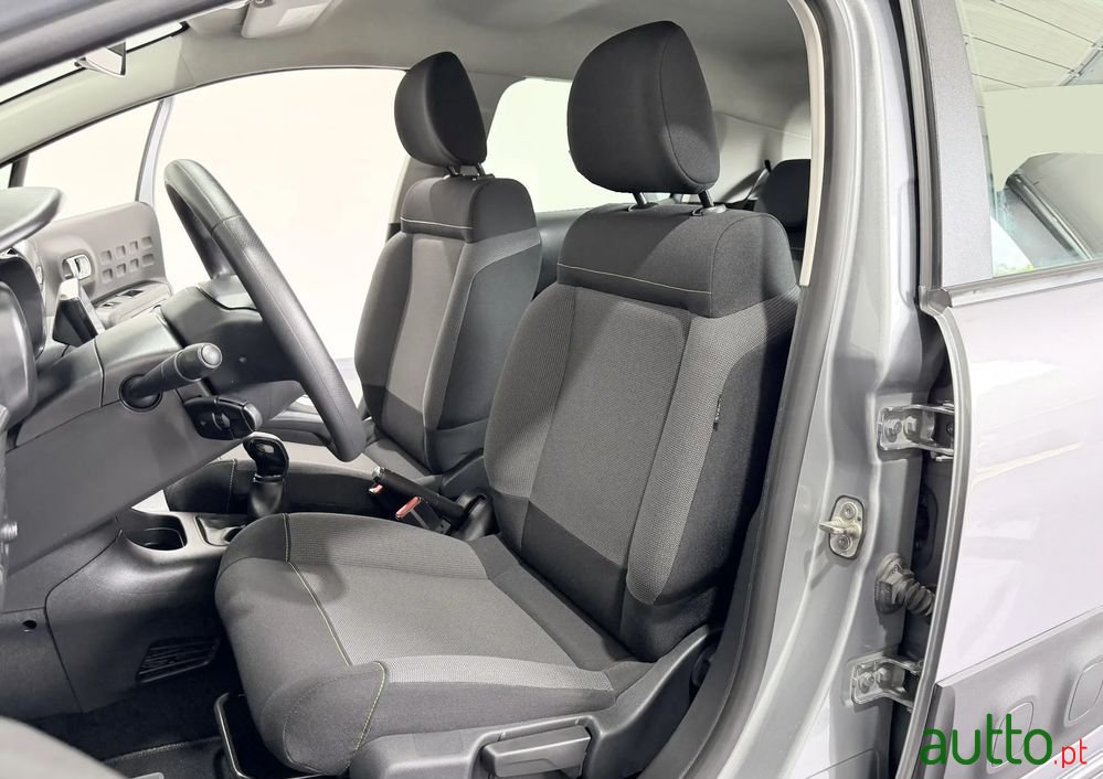 2020' Citroen C3 photo #6