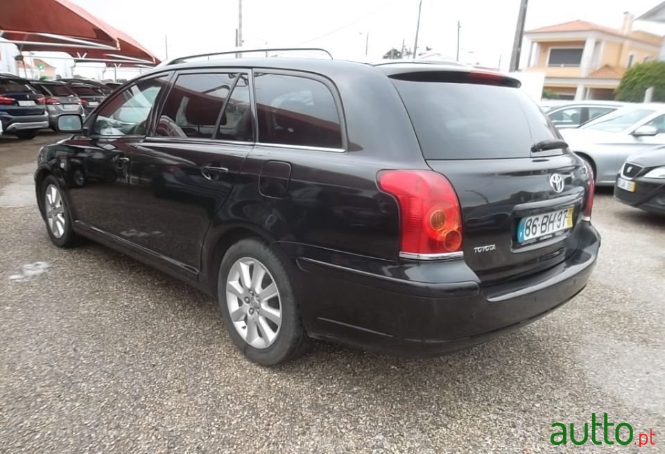 2006' Toyota Avensis Sw photo #2