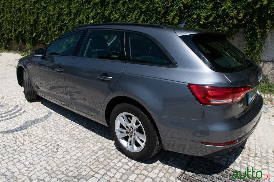 2016' Audi A4 Avant photo #4