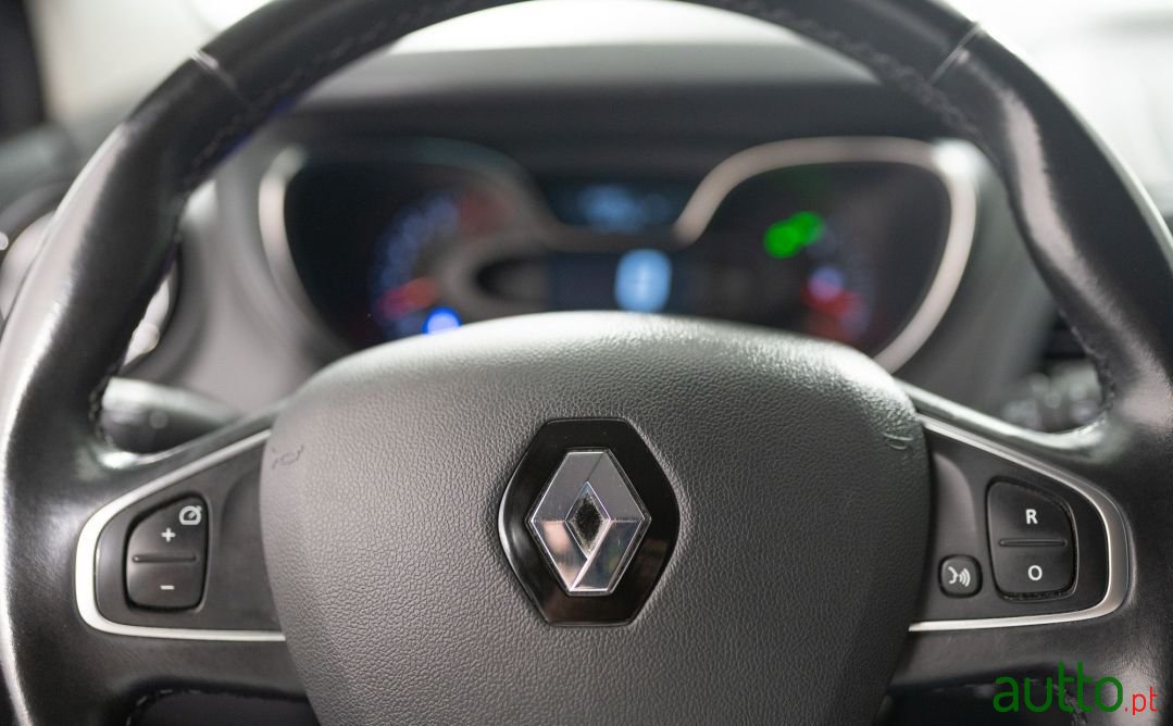 2019' Renault Captur photo #5