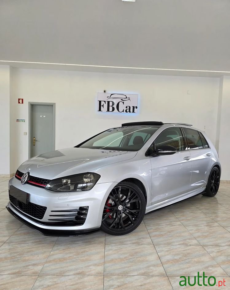 2014' Volkswagen Golf 1.6 Bluetdi Cup photo #1