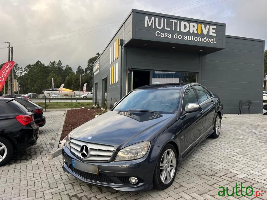 2008' Mercedes-Benz Classe C photo #1