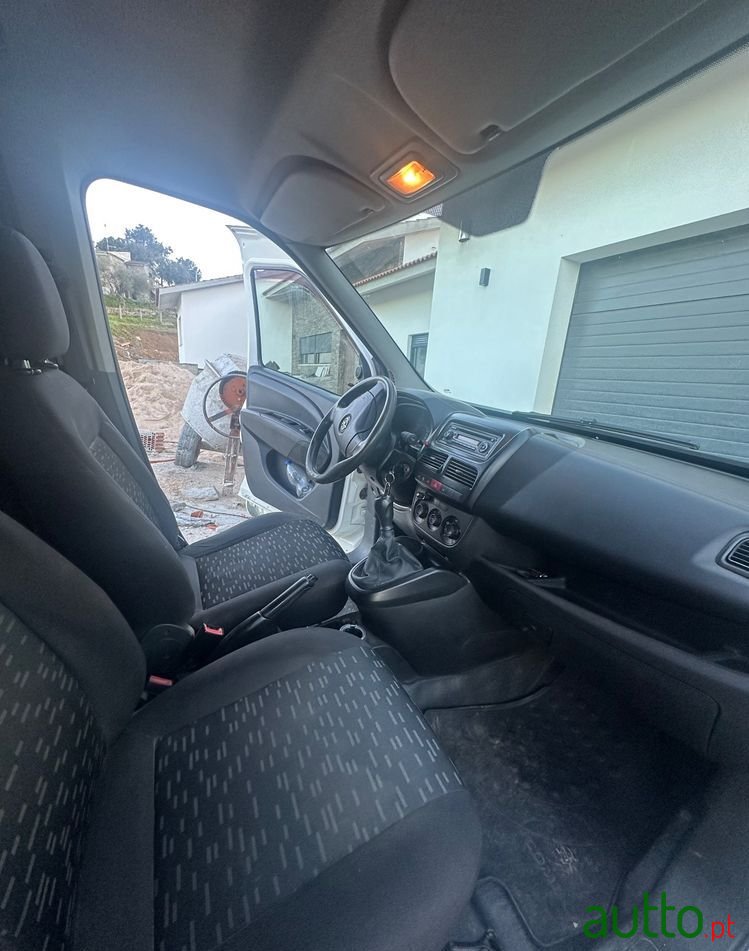 2014' Opel Combo photo #2