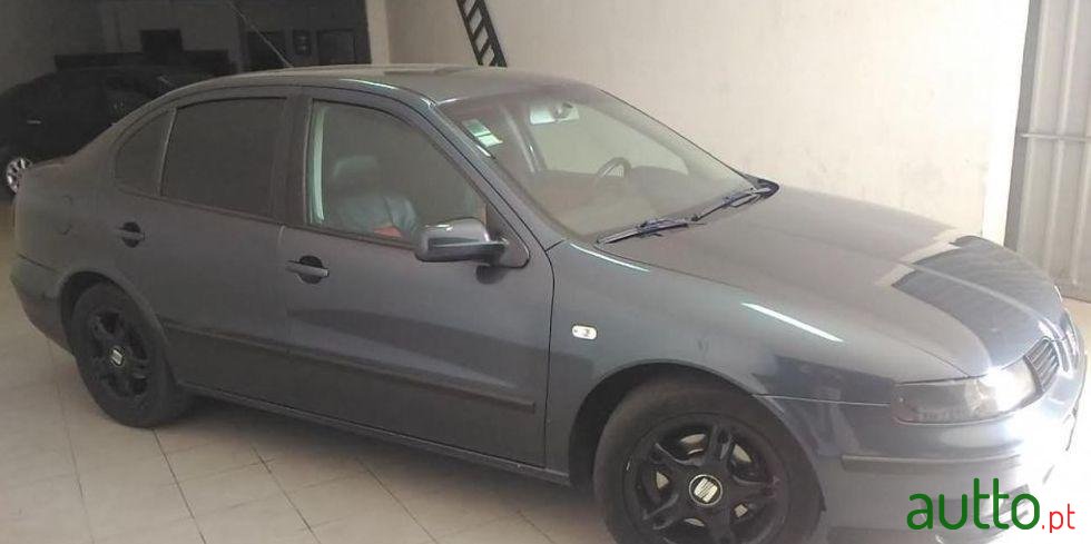 2001' SEAT Toledo 1.9 Tdi Sport photo #2