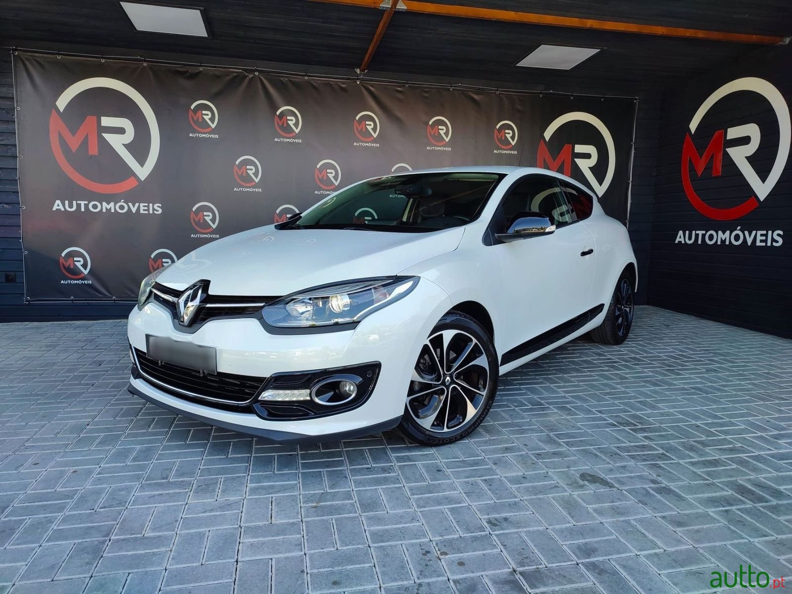 2014' Renault Megane photo #1