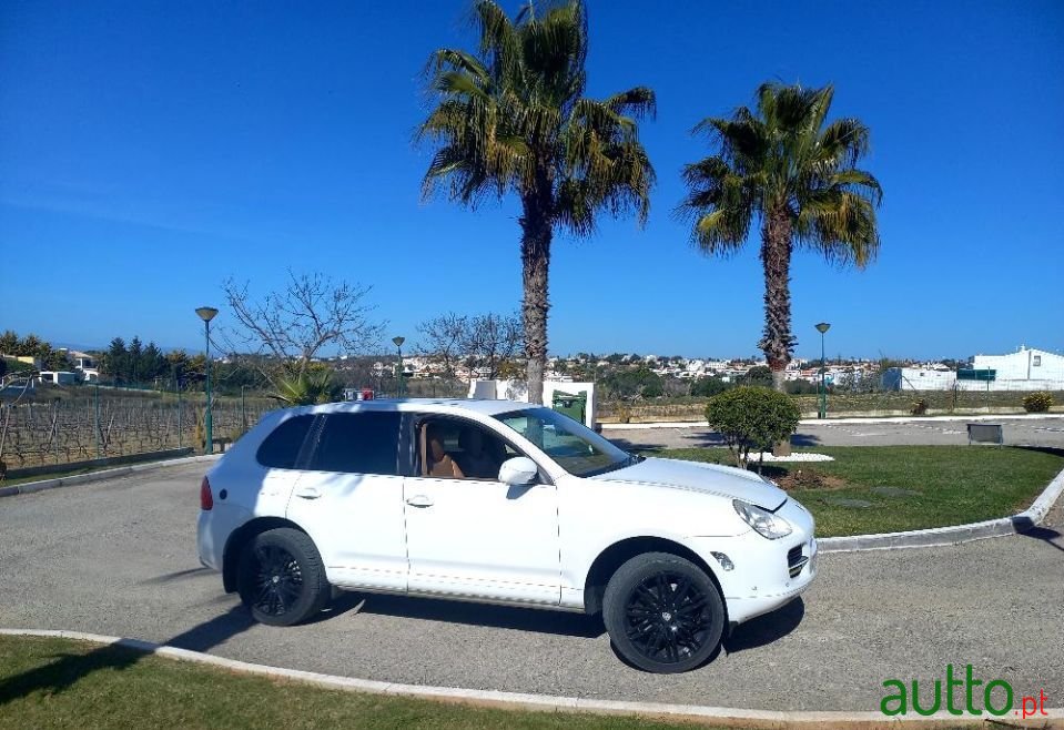 2006' Porsche Cayenne photo #1