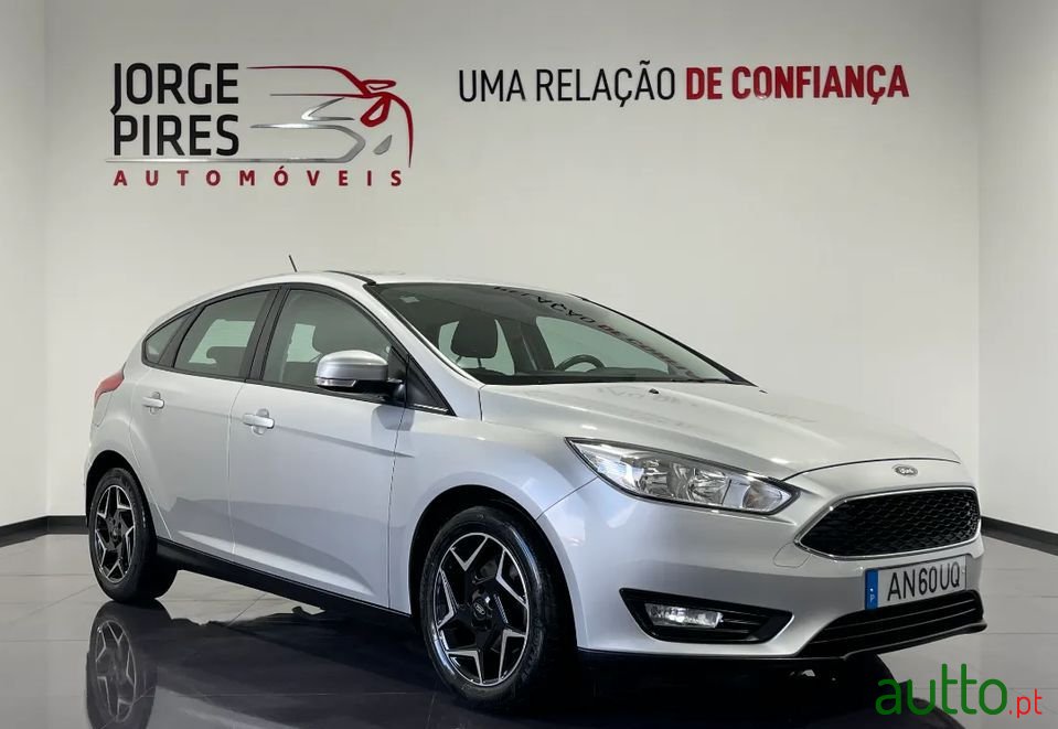 2017' Ford Focus photo #2