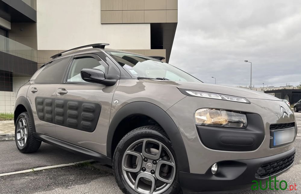 2016' Citroen C4 Cactus photo #1