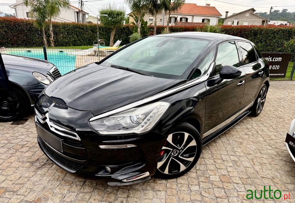 2013' Citroen DS5 photo #2