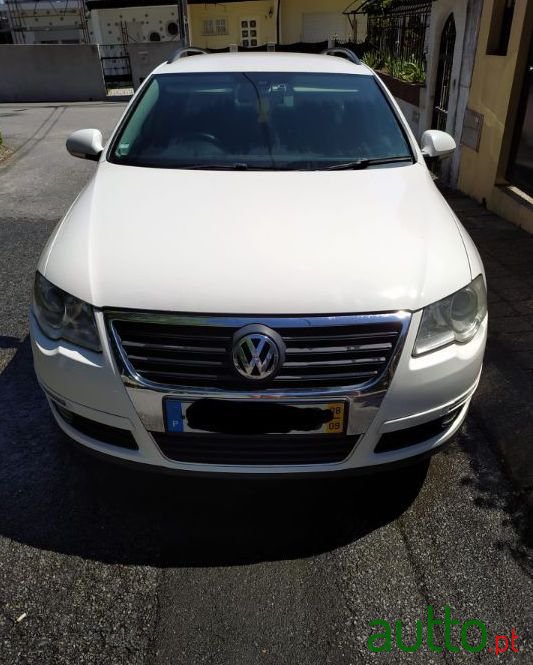 2008' Volkswagen Passat Variant photo #2