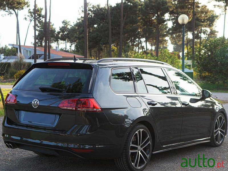 2015' Volkswagen Golf Variant photo #3