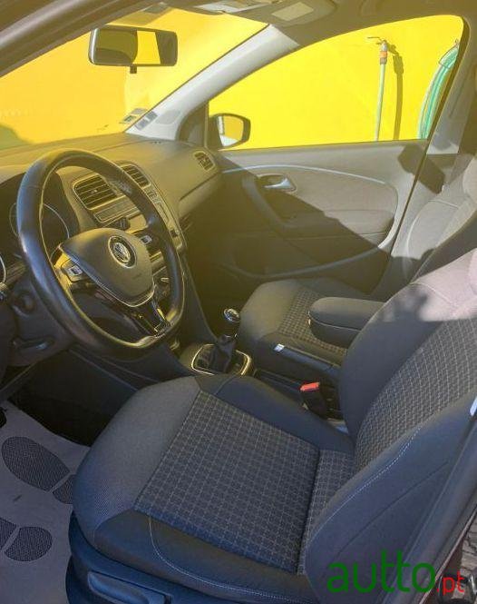 2016' Volkswagen Polo photo #1
