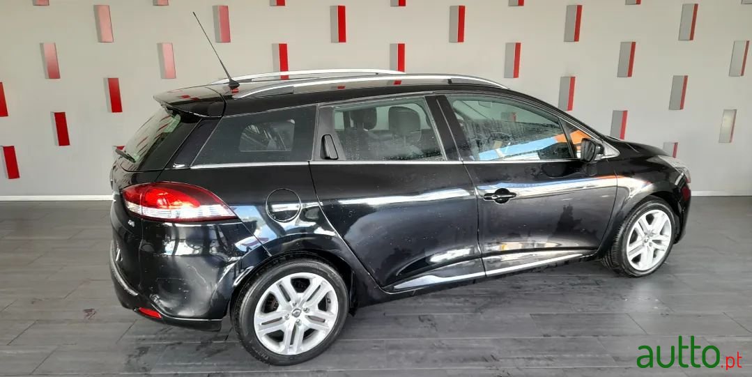 2014' Renault Clio Sport Tourer photo #3