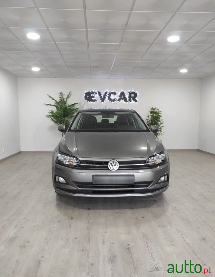 2018' Volkswagen Polo 1.0 Confortline photo #4