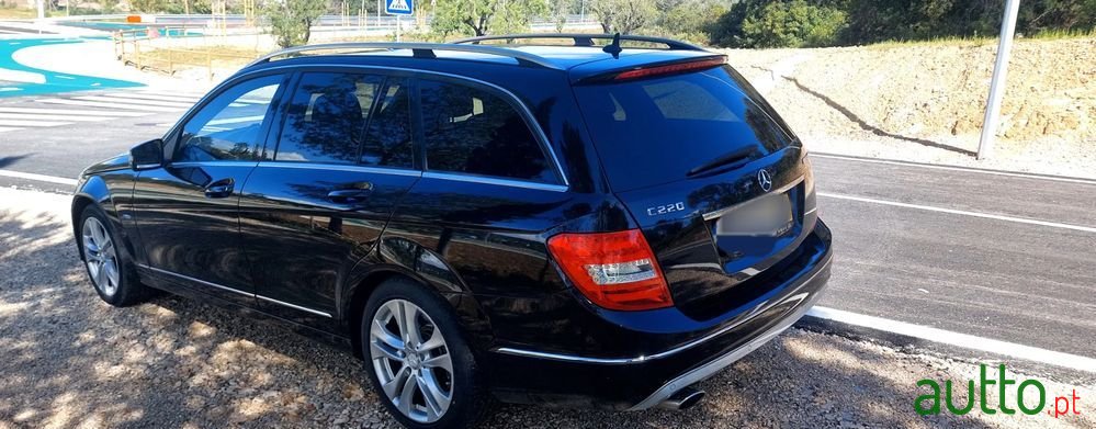 2012' Mercedes-Benz Classe C photo #3