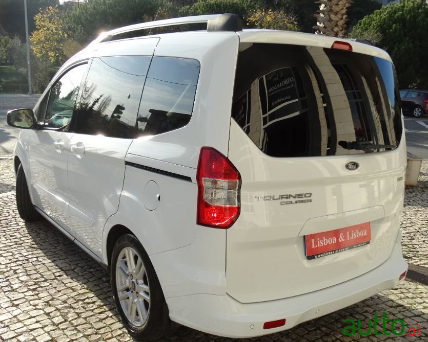 2017' Ford Tourneo photo #4