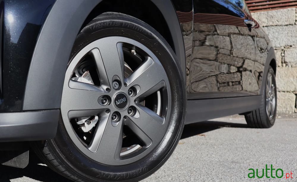 2021' MINI Cooper Se Classic photo #6