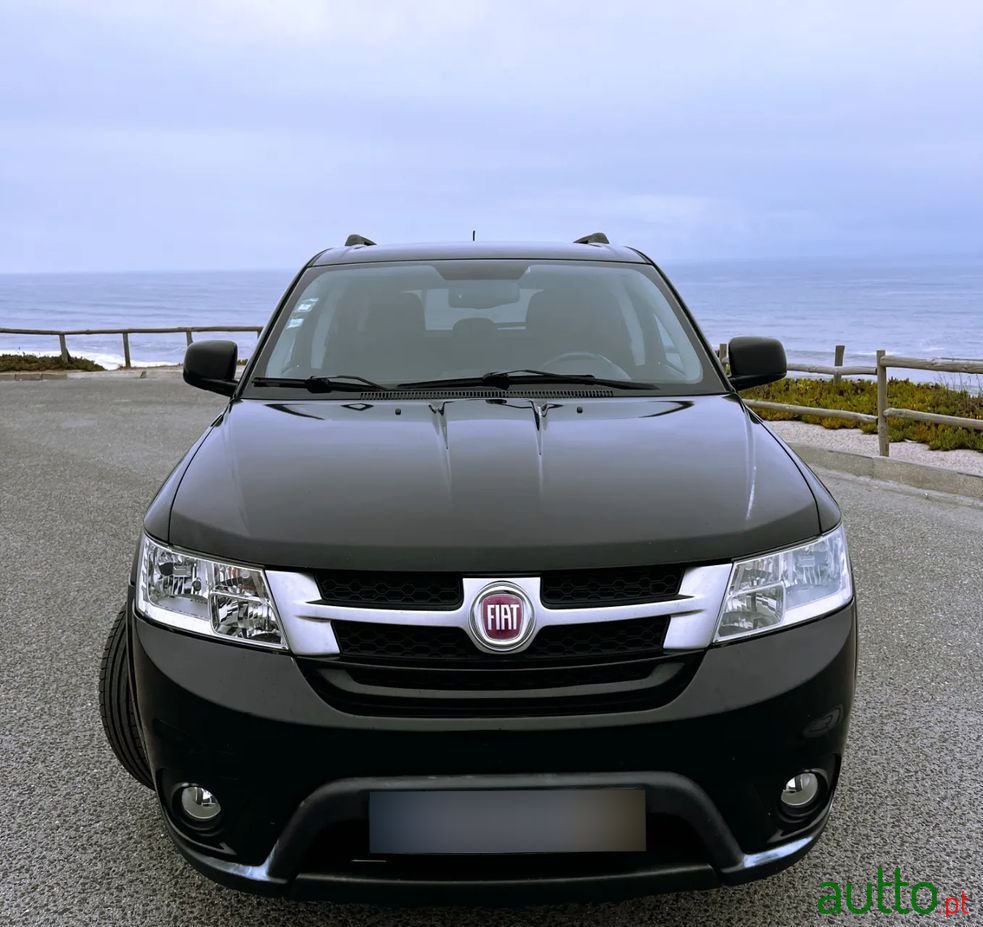 2013' Fiat Freemont 2.0 M-Jet photo #3