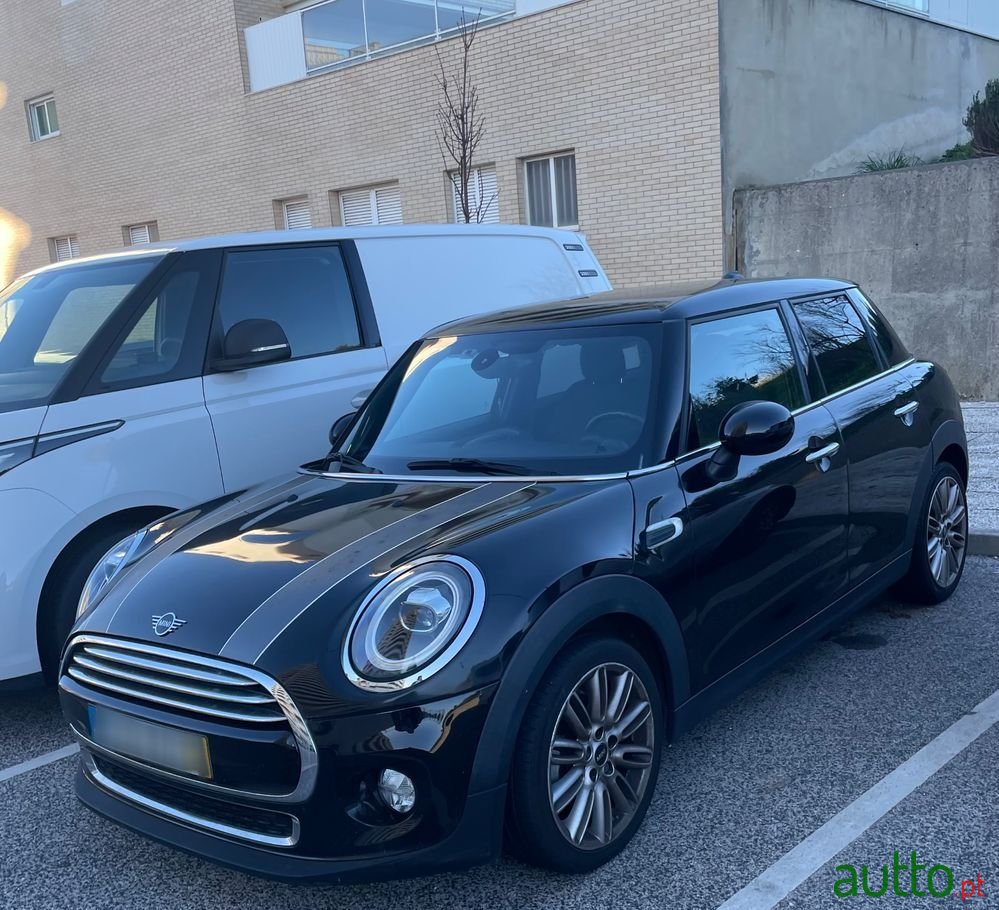 2019' MINI Cooper D photo #4