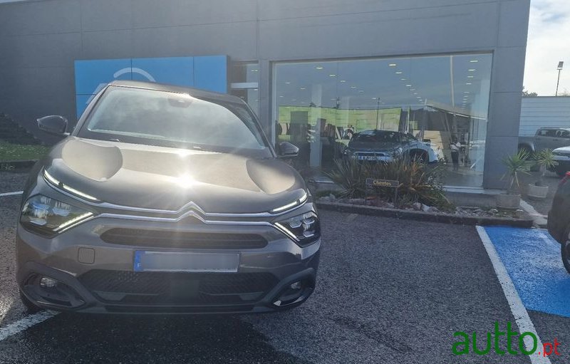 2024' Citroen C4 1.2 Puretech Plus photo #1