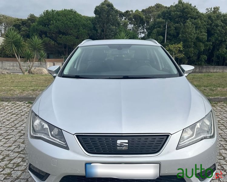 2015' SEAT Leon St photo #2