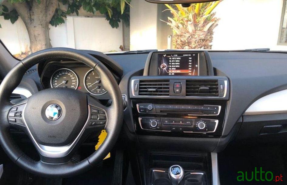 2016' BMW 116 Série 1 photo #1