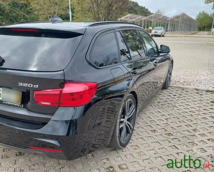 2017' BMW Série 3 D photo #3