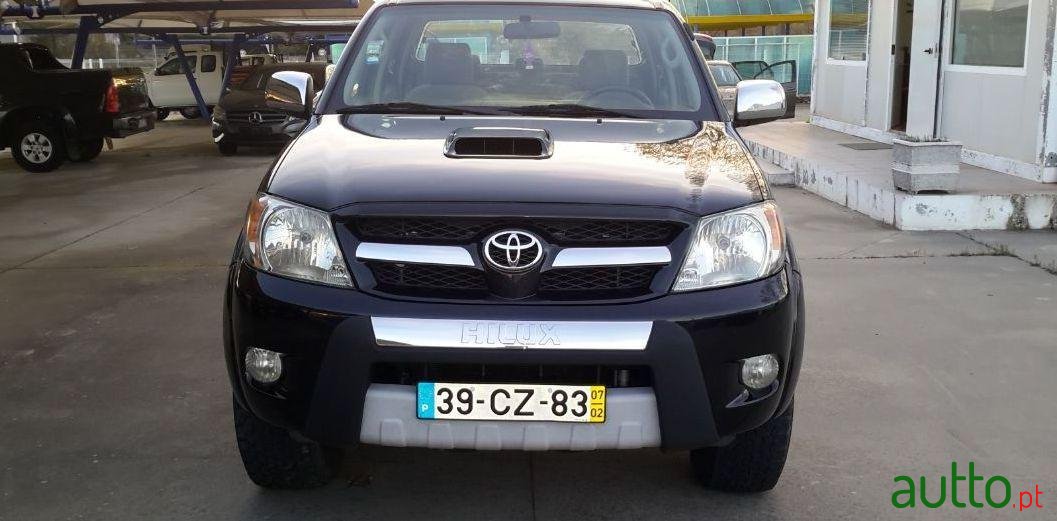 2007' Toyota Hilux Tracker 3.0 photo #1
