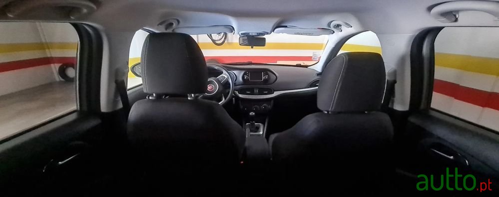 2018' Fiat Tipo Station Wagon photo #3