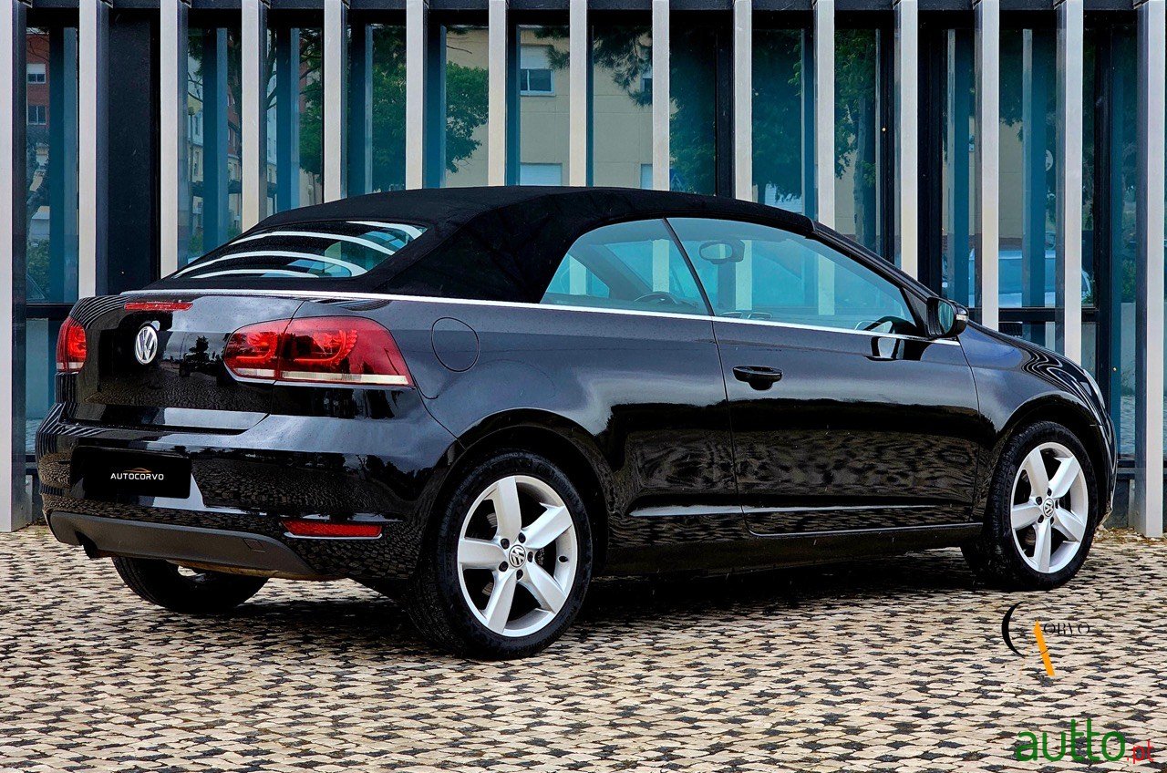 2012' Volkswagen Golf Cabriolet 1.2 TSI BlueMotion Exclusive photo #3