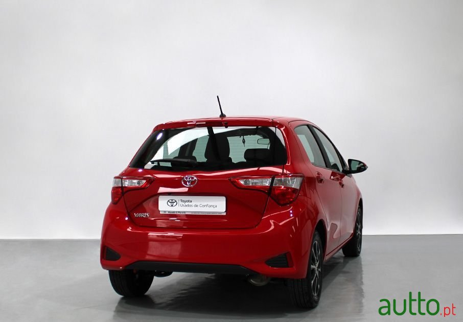 2020' Toyota Yaris photo #4