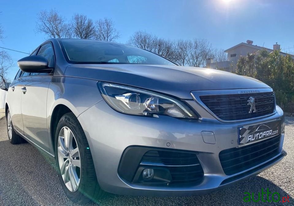 2017' Peugeot 308 Sw photo #2