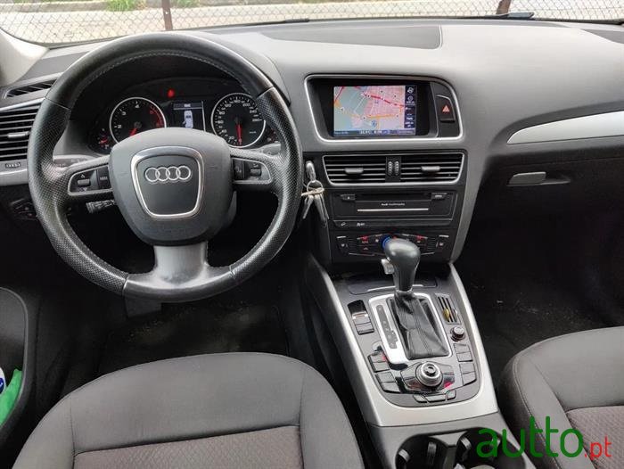 2011' Audi Q5 TDI quattro Stronic photo #4