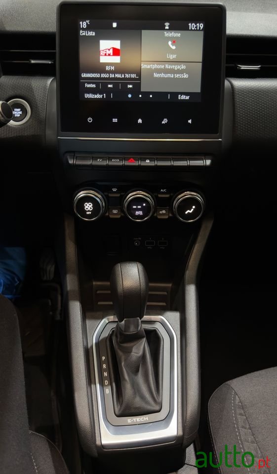 2021' Renault Clio photo #3