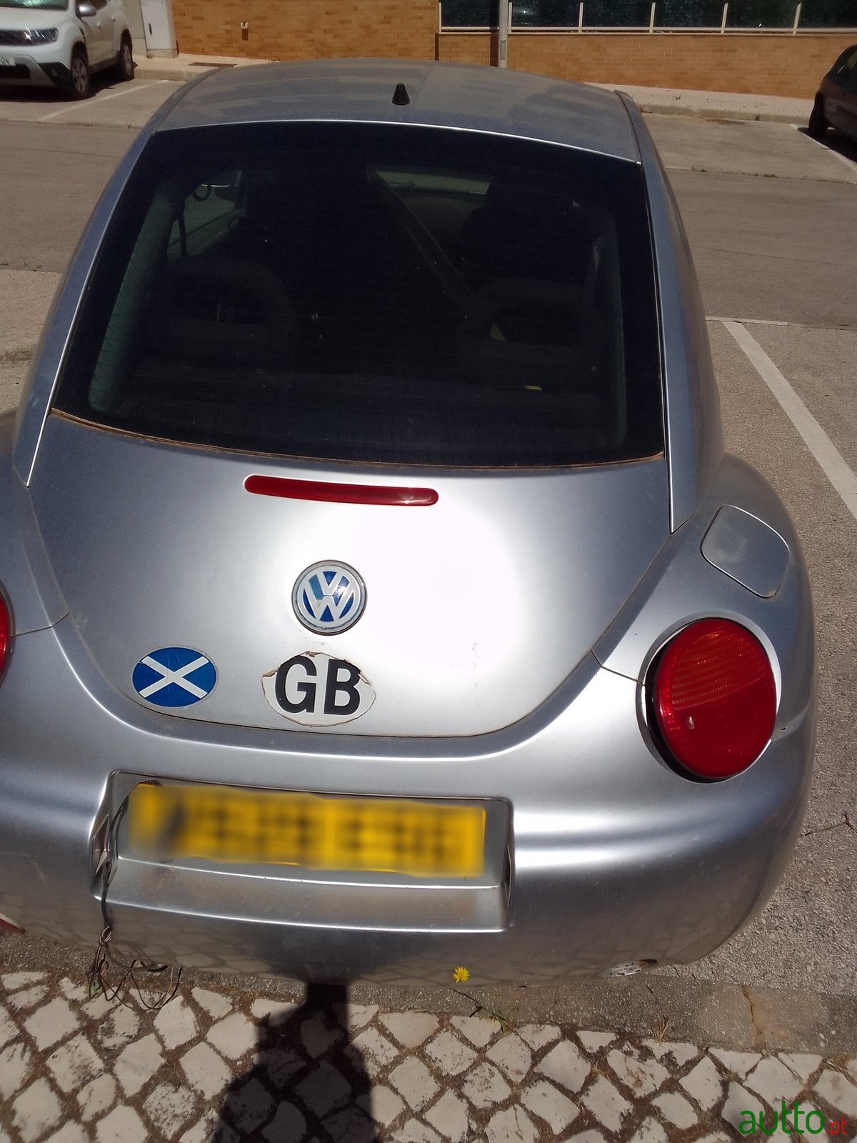 2000' Volkswagen Beetle photo #2