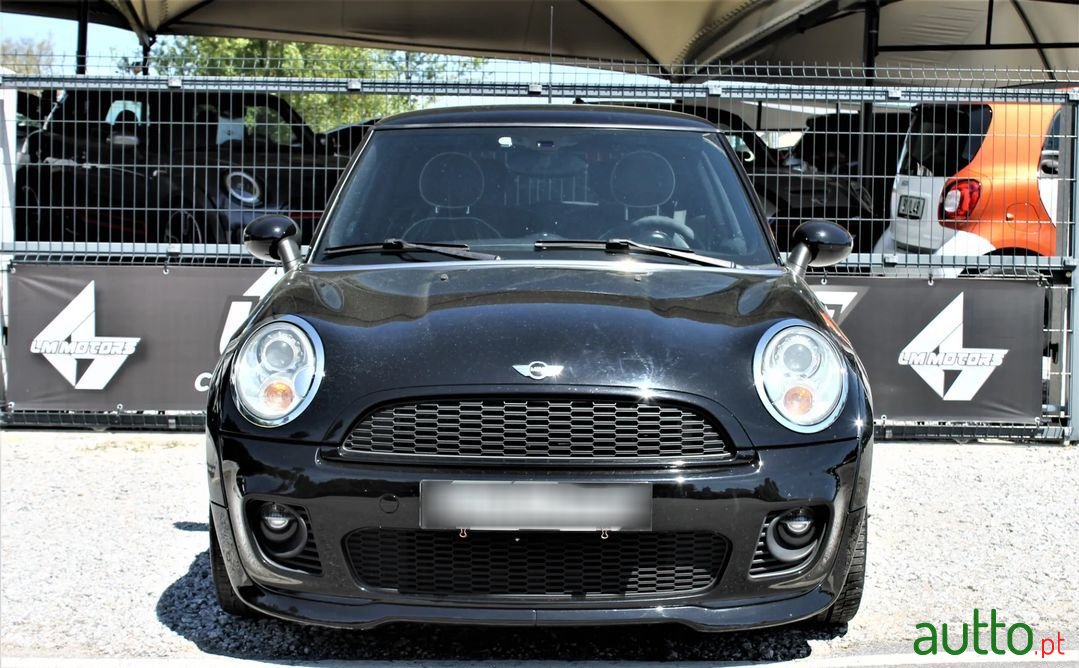 2009' MINI Cooper D photo #2