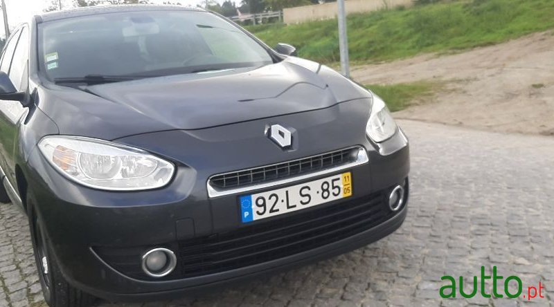 2013' Renault Megane Sport Tourer photo #3