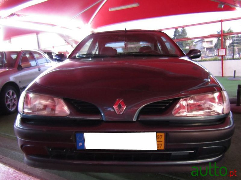 1997' Renault Megane photo #2