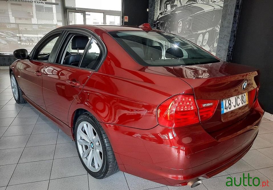 2010' BMW 316 photo #4