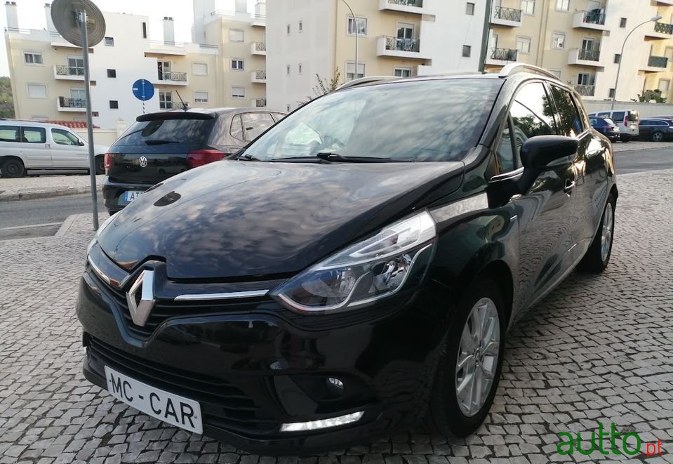 2018' Renault Clio Sport Tourer photo #2