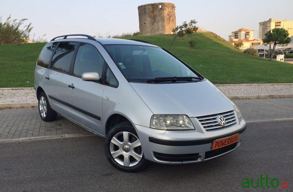 2002' Volkswagen Sharan 1.9 Tdi Trendline photo #2