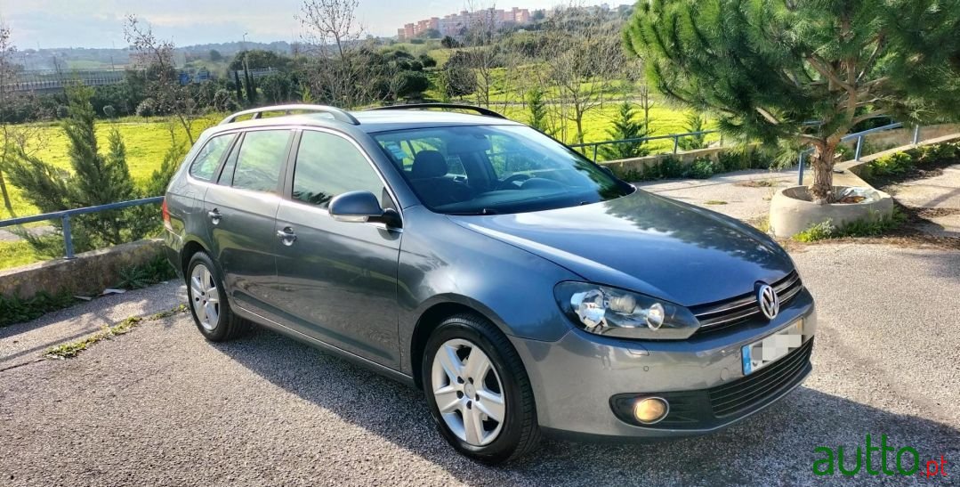 2010' Volkswagen Golf Variant photo #1