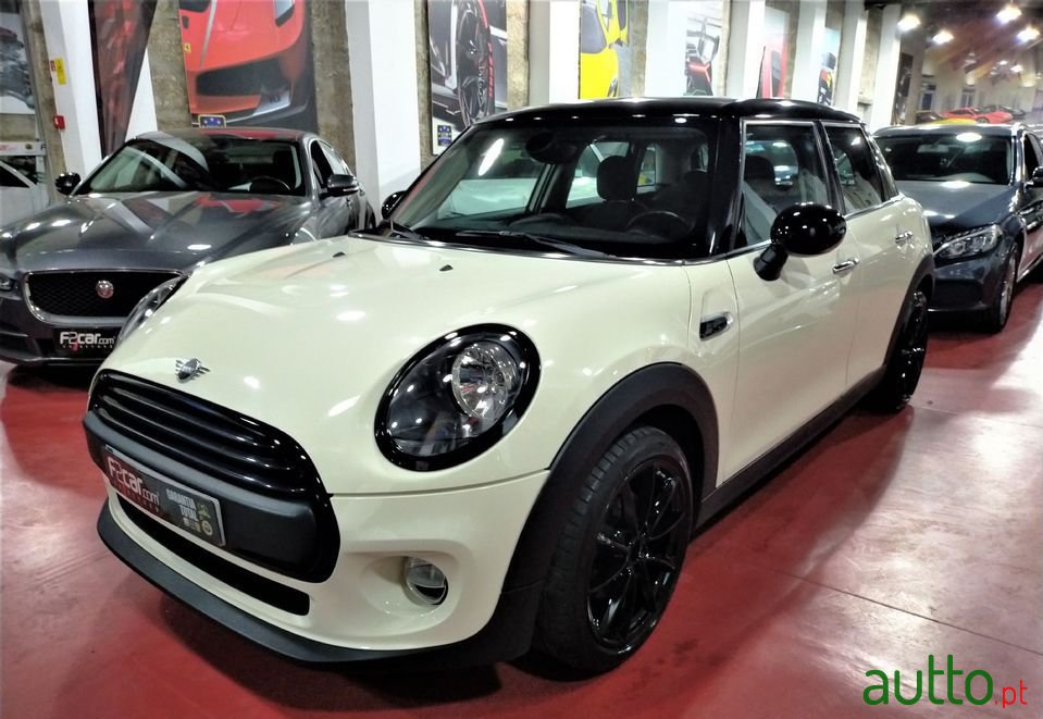 2019' MINI One photo #1