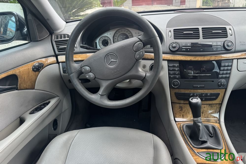 2007' Mercedes-Benz Classe E photo #5