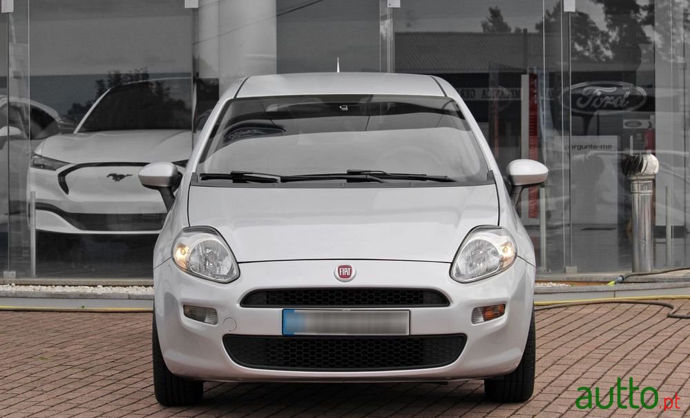 2012' Fiat Punto 1.2 Easy Start&Stop photo #2